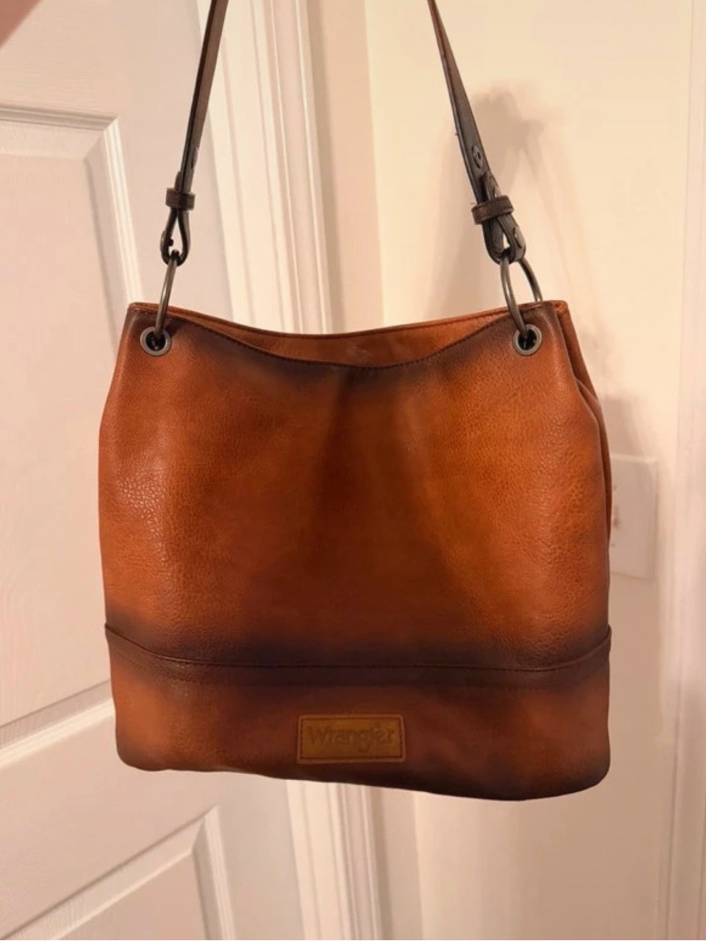 Wrangler Cognac Tan Leather Shoulder Bag with Dark Trim